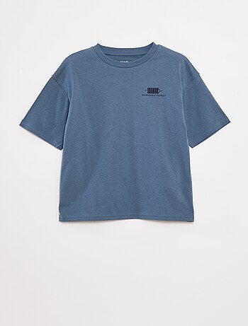 Camiseta con mensaje estampado