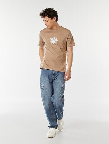 Camiseta con mensaje estampado