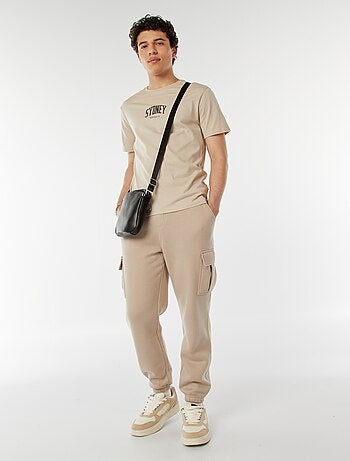 Camiseta con mensaje estampado