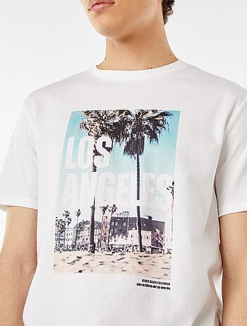 Camiseta con mensaje estampado