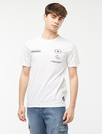 Camiseta con mensaje estampado