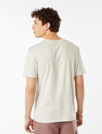 Camiseta con mensaje estampado