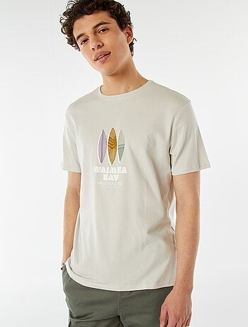Camiseta con mensaje estampado