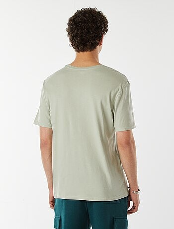 Camiseta con mensaje estampado
