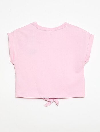 Camiseta con nudo en la cintura