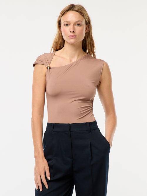 Camiseta con nudo y detalle de pedrería - Kiabi