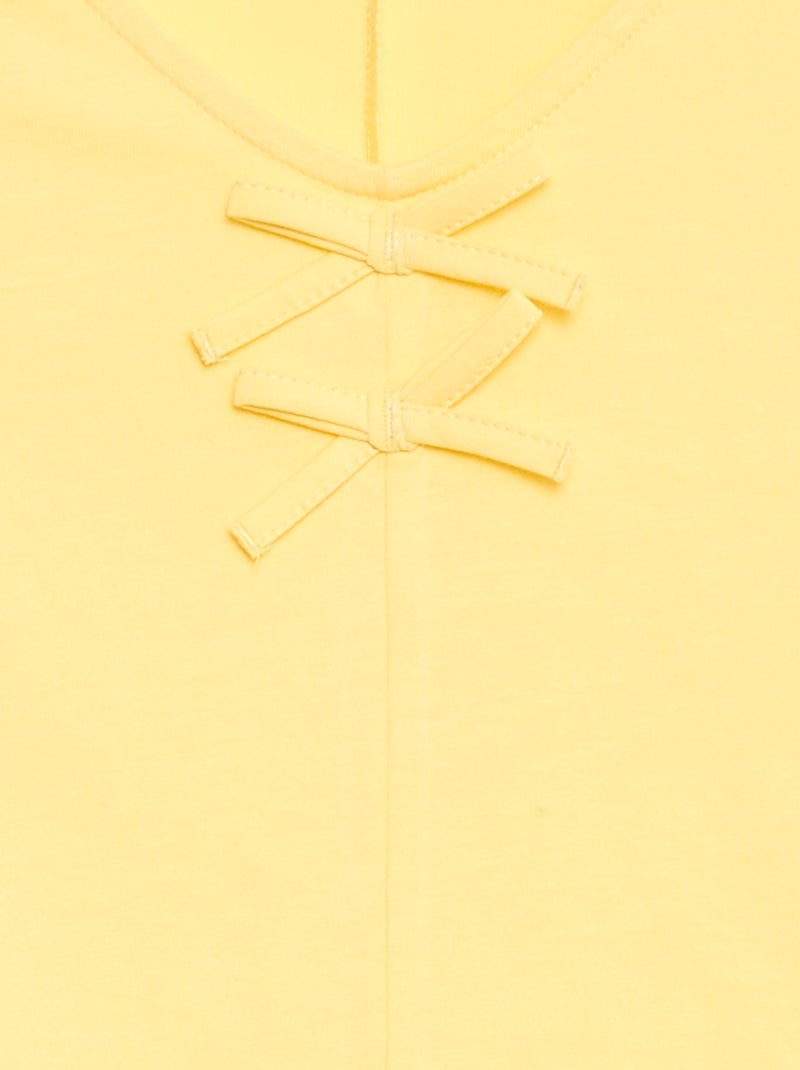 Camiseta con nudos decorativos Amarillo - Kiabi