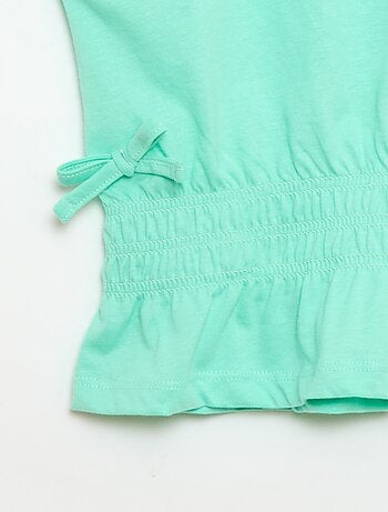 Camiseta con pieza fruncida y lazos en la cintura