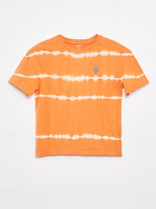 Camiseta con rayas tie-dye