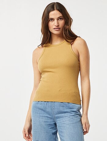 Camiseta con sisas americanas