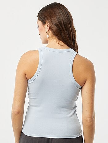 Camiseta con sisas americanas