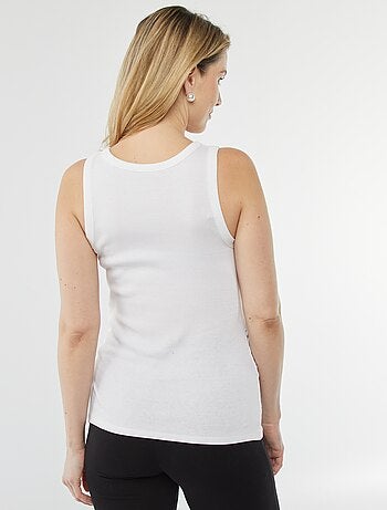 Camiseta con sisas americanas