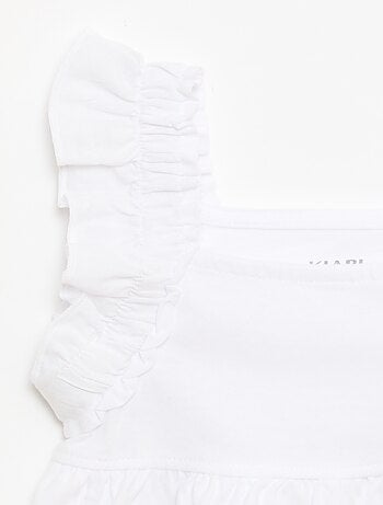 Camiseta con tirantes de volantes