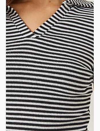 Camiseta corta ajustada a rayas con cuello de camisa lucci