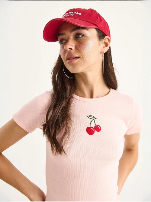 Camiseta corta básica acanalada con bordado de cerezas lucci - Kiabi Camiseta corta básica acanalada con bordado de cerezas lucci - Kiabi