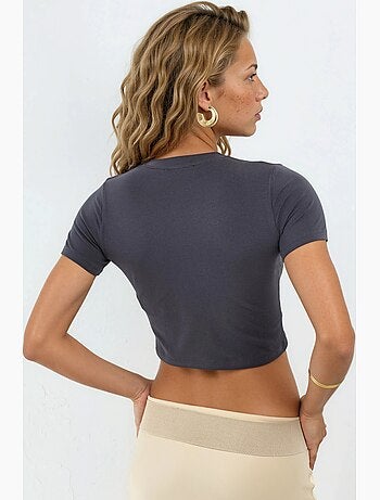 Camiseta corta con cuello redondo busem