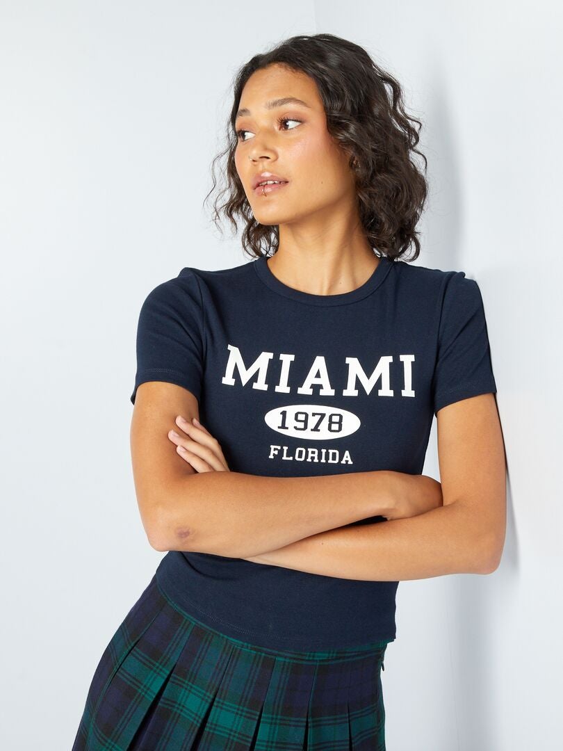 Camiseta corta con estampado estilo colegio AZUL - Kiabi