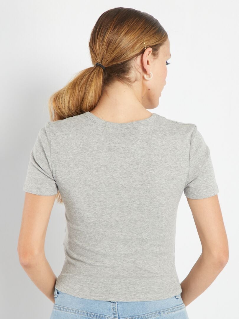 Camiseta corta con estampado estilo colegio GRIS - Kiabi