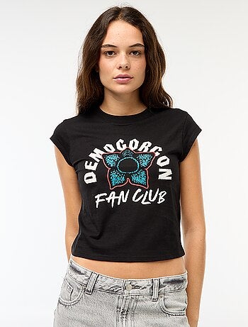Camiseta corta con estampado fantasía