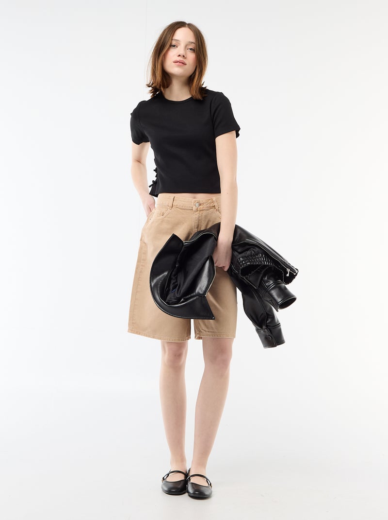 Camiseta corta de canalé con nudos Negro - Kiabi