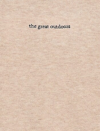 Camiseta corte holgado con diseño en el pecho