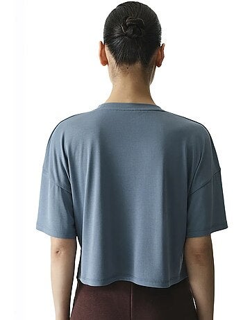Camiseta crop de modal con abertura penti