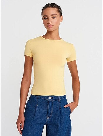 Camiseta crop de mujer slim fit con cuello redondo dilvin