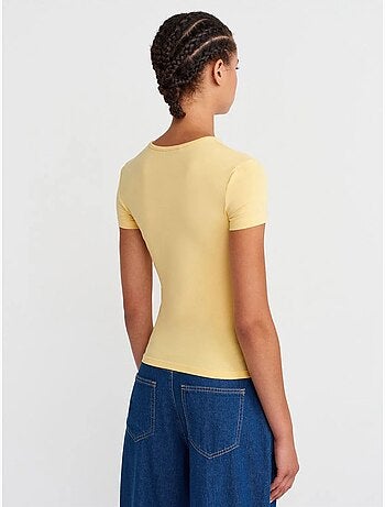 Camiseta crop de mujer slim fit con cuello redondo dilvin