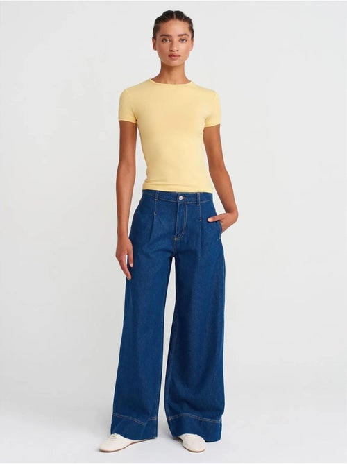 Camiseta crop de mujer slim fit con cuello redondo dilvin - Kiabi