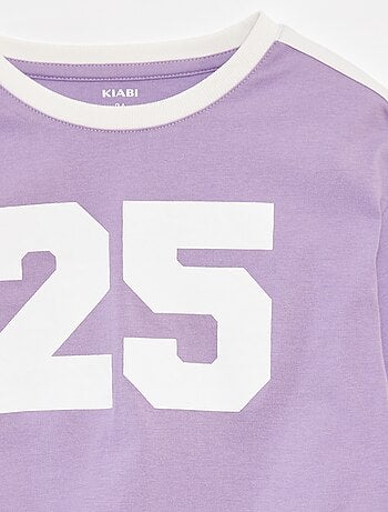 Camiseta crop estilo campus