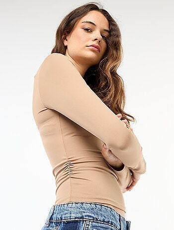 Camiseta cropped de efecto arrugado