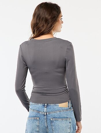Camiseta cropped de efecto arrugado