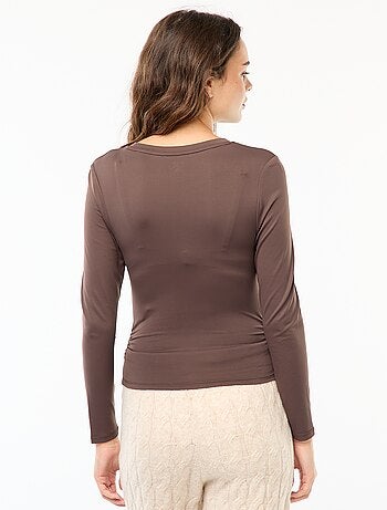 Camiseta cropped de efecto arrugado