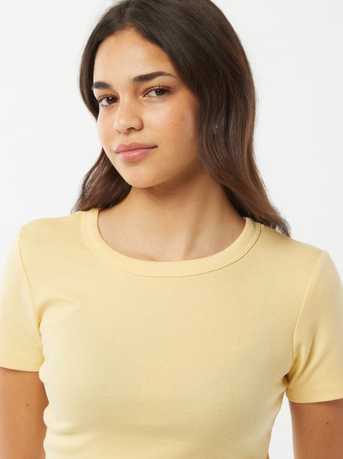 Camiseta cropped de manga corta - Kiabi