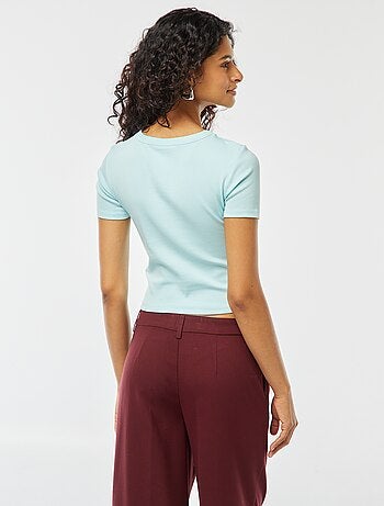 Camiseta cropped de manga corta