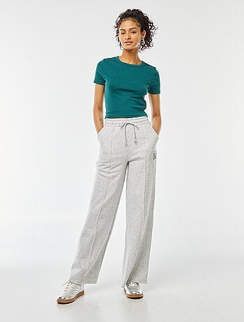 Camiseta cropped de manga corta