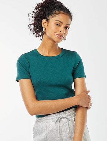 Camiseta cropped de manga corta