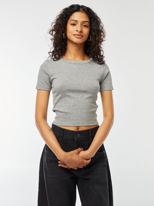 Camiseta cropped de manga corta - Kiabi