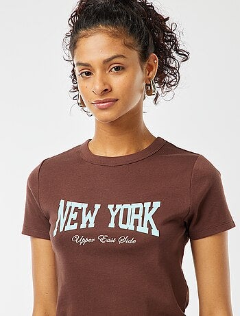Camiseta cropped de manga corta