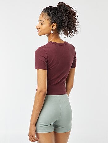 Camiseta cropped de manga corta