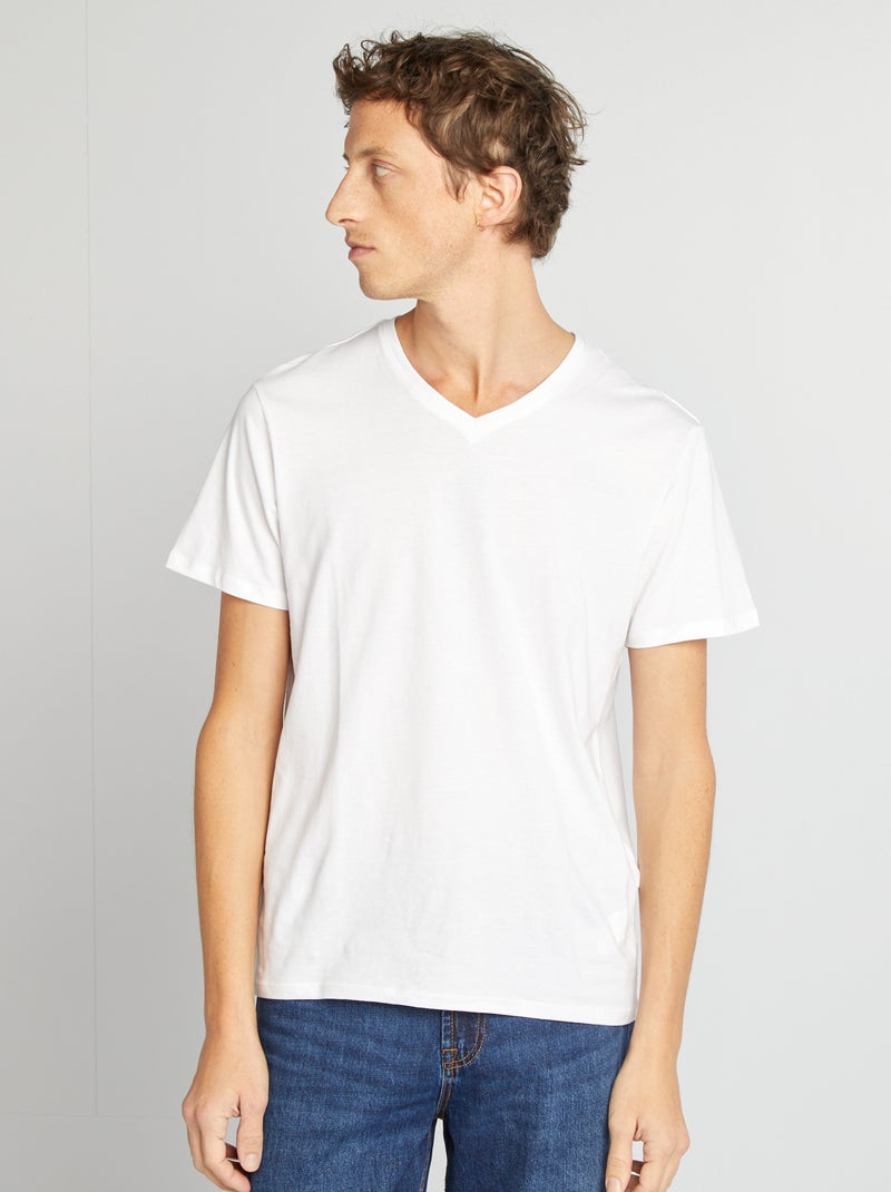 Camiseta cuello en pico blanco - Kiabi