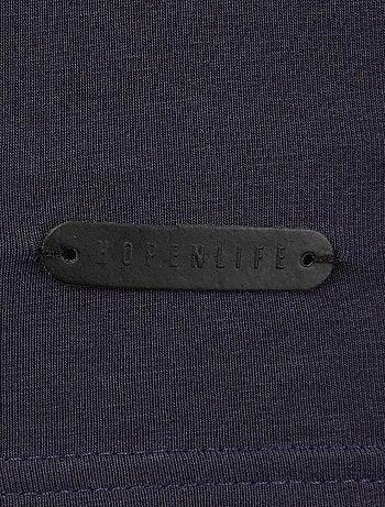 Camiseta cuello V unido