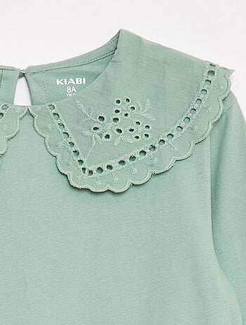 Camiseta de algodón con cuello bordado