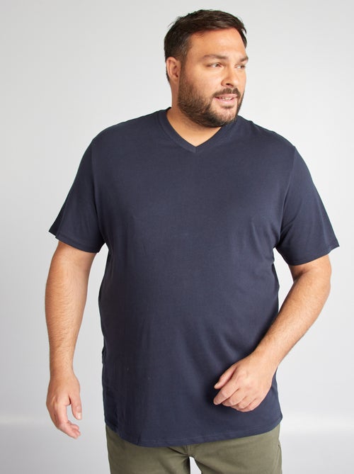 Camiseta de algodón con cuello en V para hombre - Kiabi Camiseta de algodón con cuello en V para hombre - Kiabi
