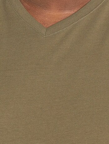 Camiseta de algodón con cuello en V para hombre