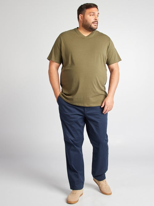 Camiseta de algodón con cuello en V para hombre - Kiabi Camiseta de algodón con cuello en V para hombre - Kiabi