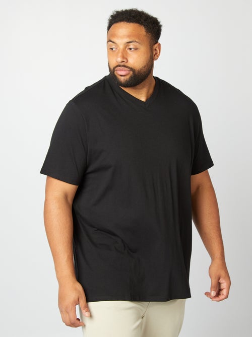 Camiseta de algodón con cuello en V para hombre - Kiabi Camiseta de algodón con cuello en V para hombre - Kiabi
