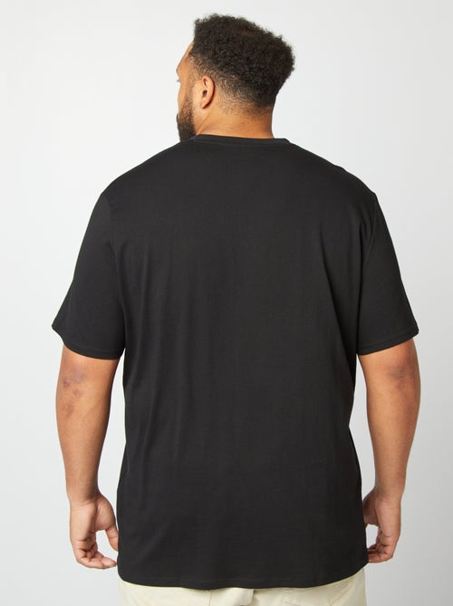 Camiseta de algodón con cuello en V para hombre - Kiabi Camiseta de algodón con cuello en V para hombre - Kiabi