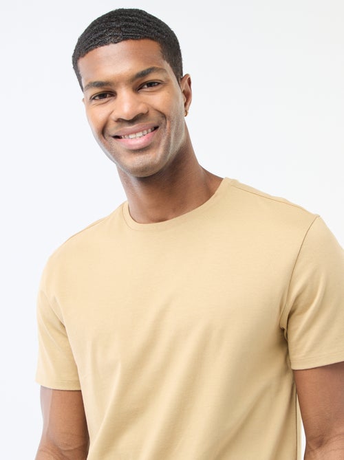 Camiseta de algodón con cuello redondo - Kiabi Camiseta de algodón con cuello redondo - Kiabi