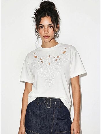Camiseta de algodón con cuello redondo bordada lucci
